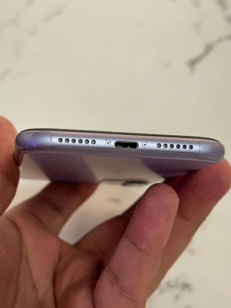 Apple iPhone 11 3