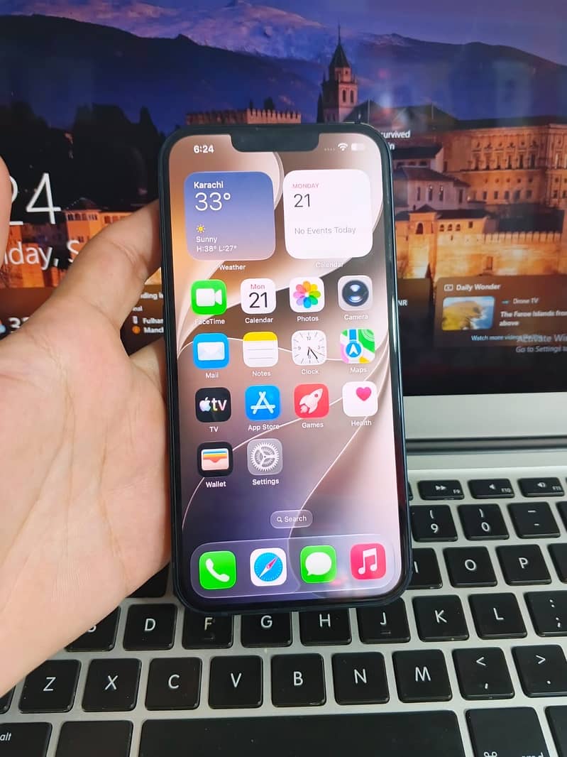 Apple iPhone 13 1