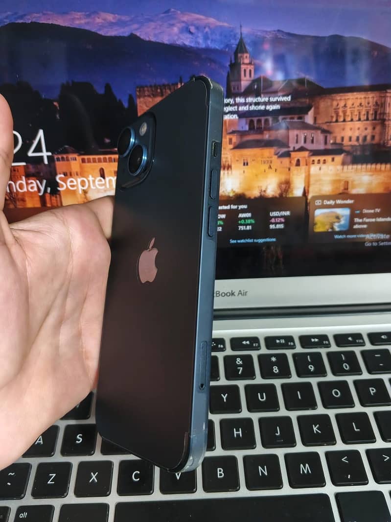 Apple iPhone 13 4