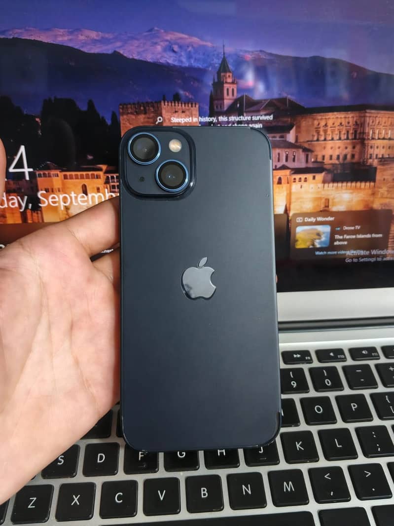 Apple iPhone 13 5