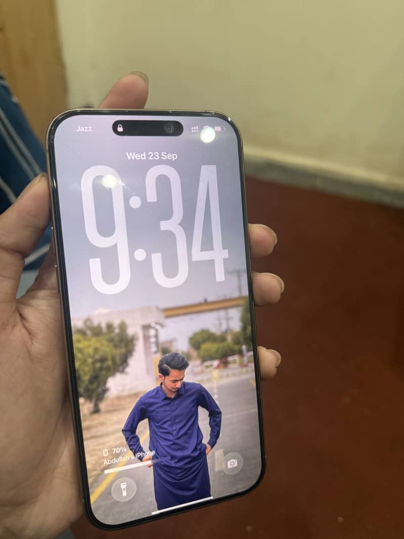 Apple iPhone 16 Pro Max 0