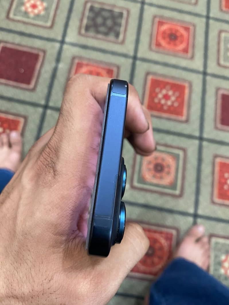 Apple iPhone 15 Pro Max 1