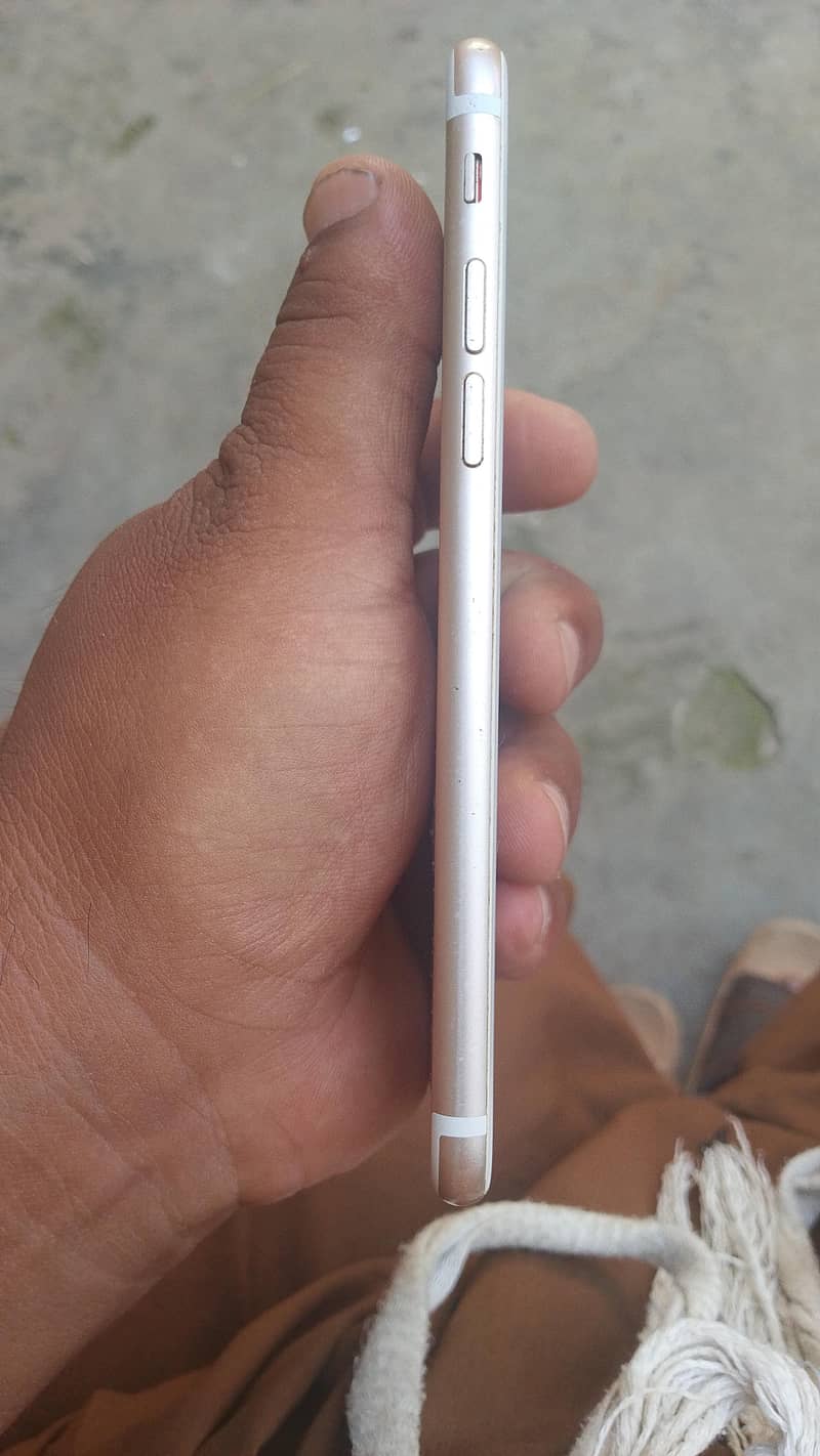 Apple iPhone 7 1