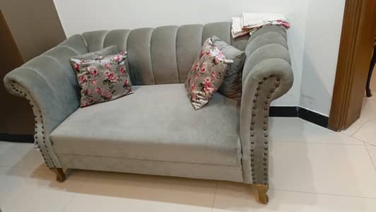 7 seater sofa sofa  very good condition, clean and well maintained