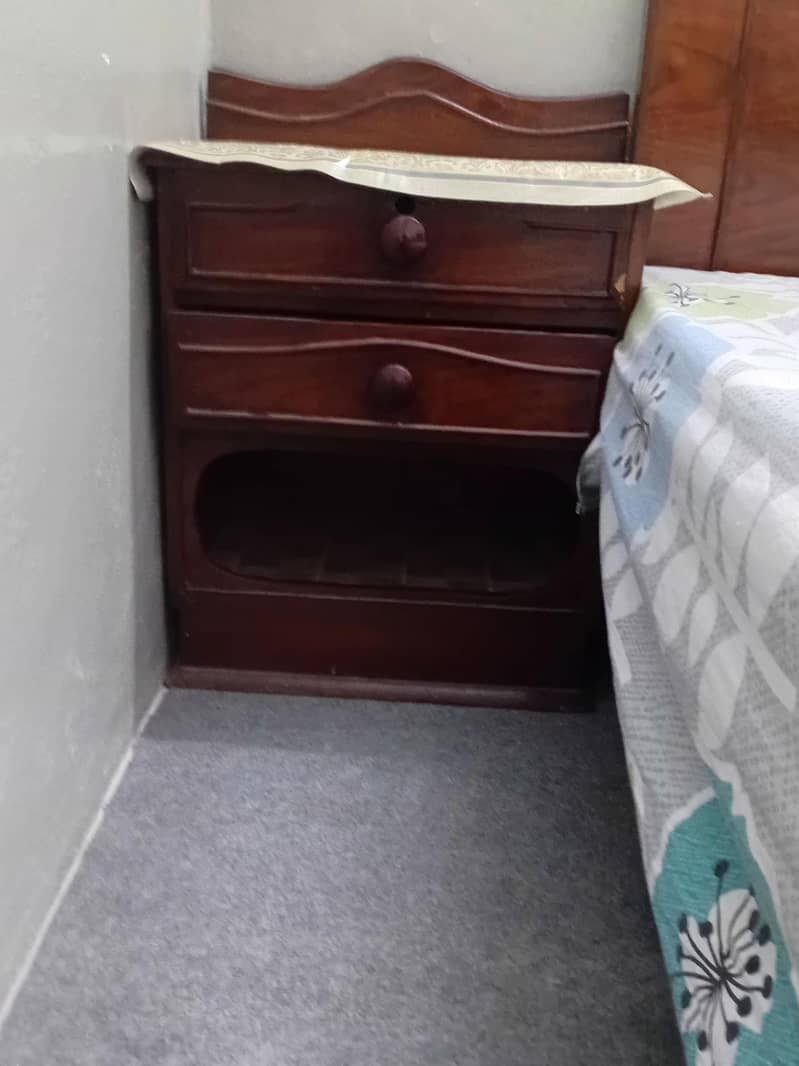 Queen bed with side table 1