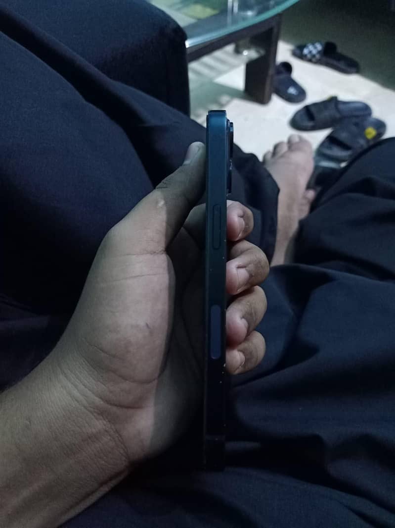 Apple iPhone 13 7