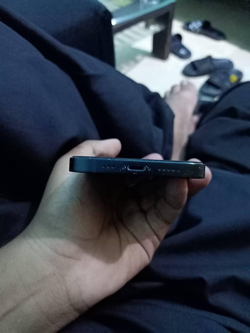 Apple iPhone 13 9