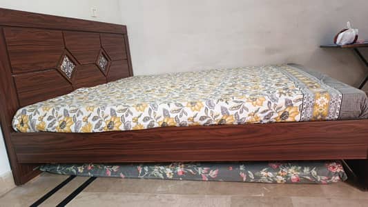 King Size Wooden Bed , Without Mattress