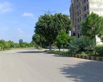 Top City 1 - Block F Residential Plot Sized 10 Marla
