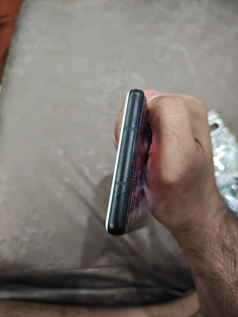 Google Pixel 6a 4