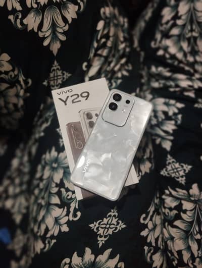 vivo y29 8.128 wala hy condition saff pta approved with box
