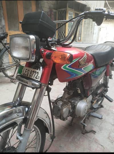 one hand use bike Honda 70 Available for sale