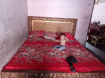 I'm selling a bed  call me : 03068796148