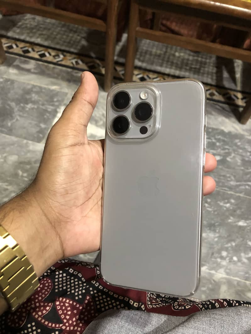 Apple iPhone 15 Pro Max 5