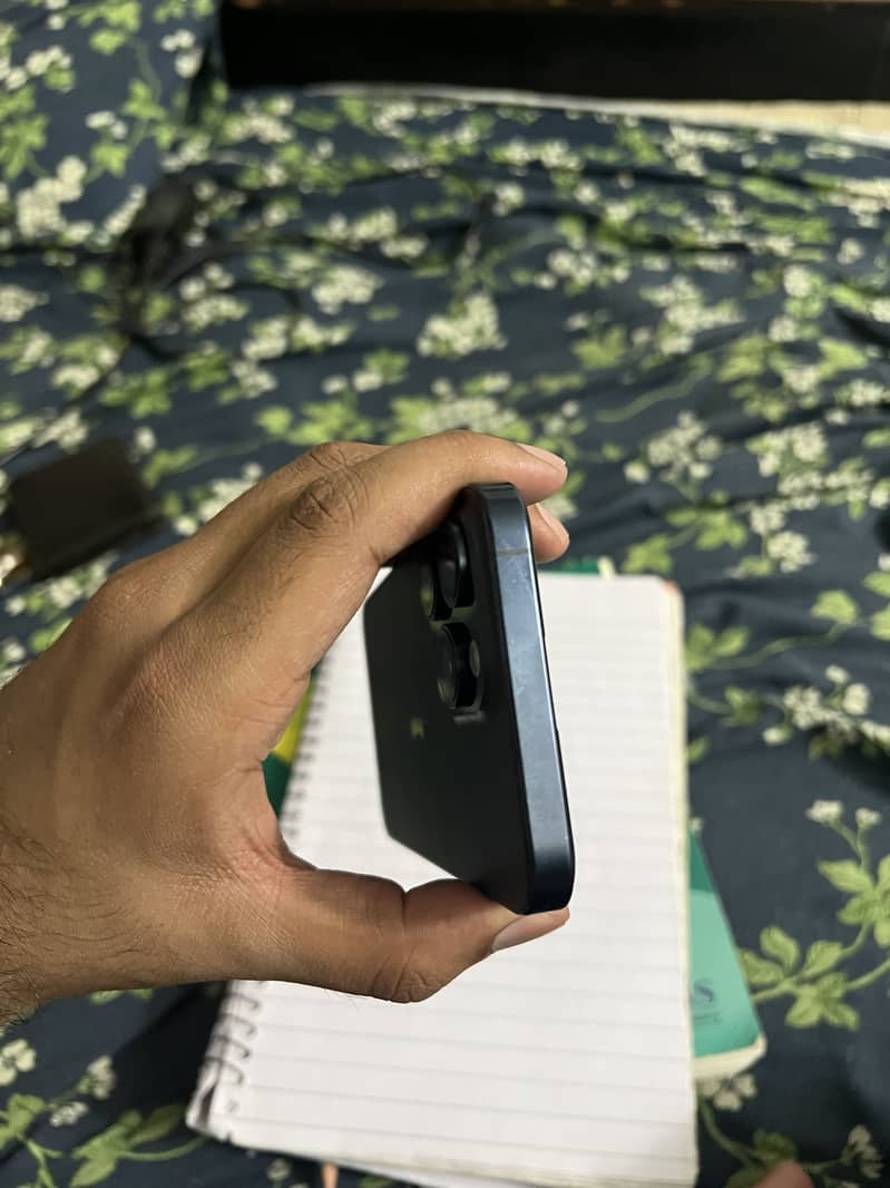 Apple iPhone 15 Pro Max 1