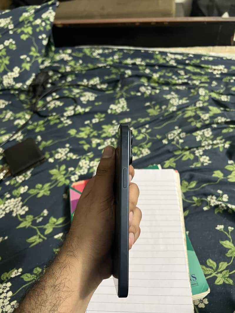 Apple iPhone 15 Pro Max 5