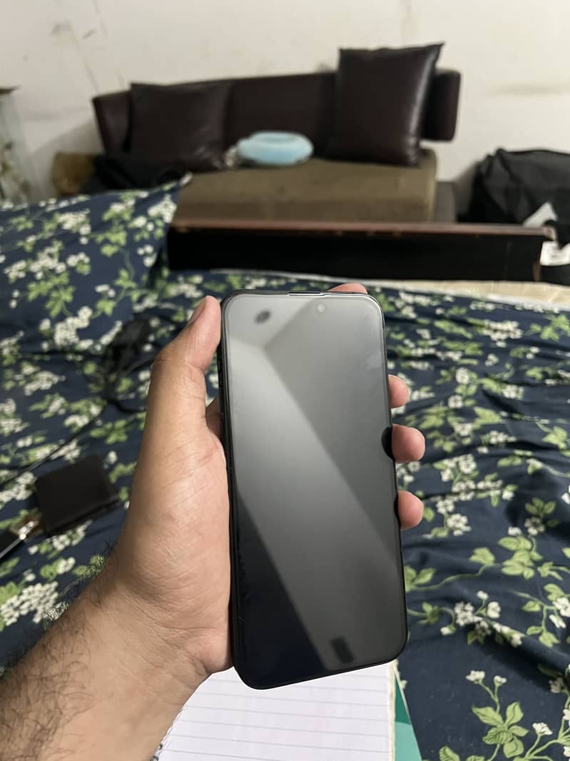 Apple iPhone 15 Pro Max 6