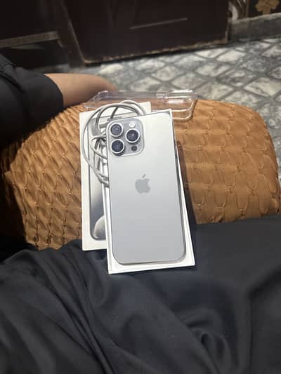 Apple iPhone 15 Pro Max with box and cable original Display change