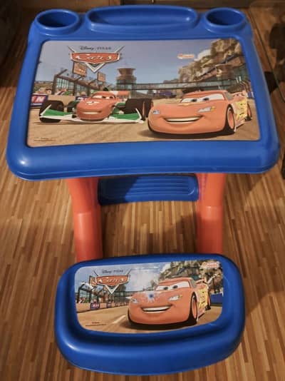 Kids study desk