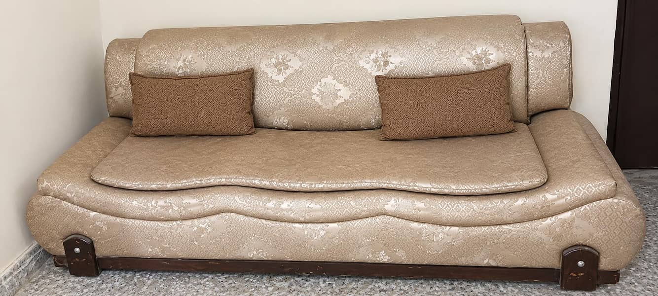 3 seater sofa 0