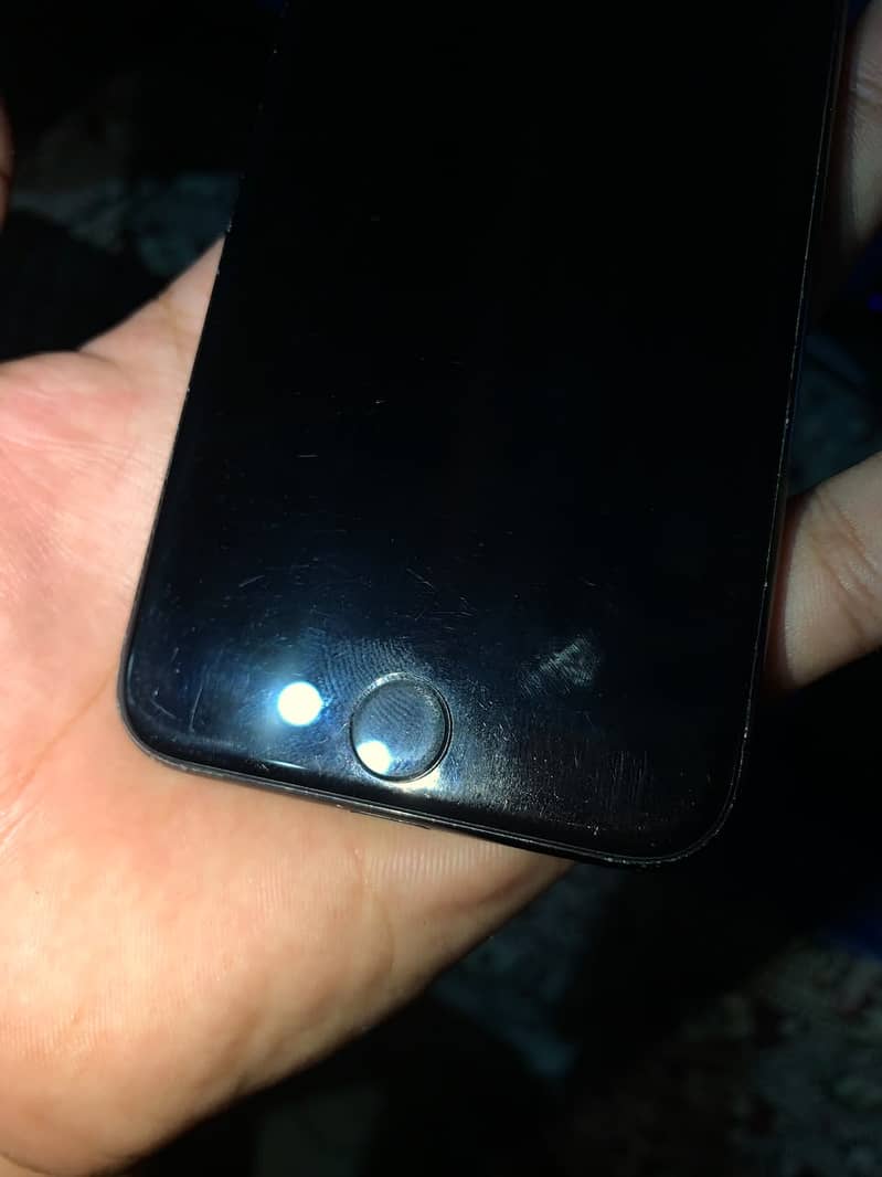 Apple iPhone 7 5