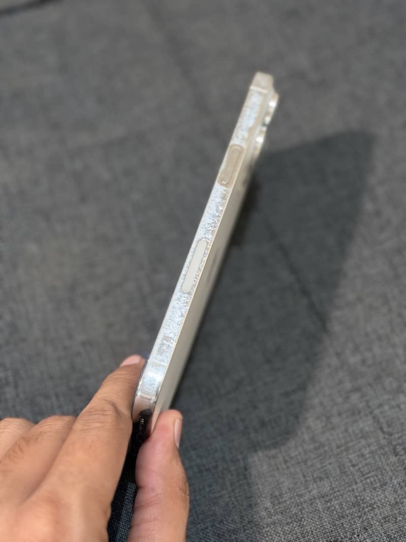 Apple iPhone 14 Pro Max 5