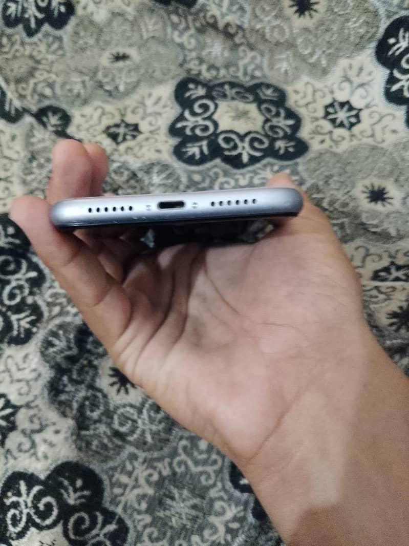 Apple iPhone 11 1