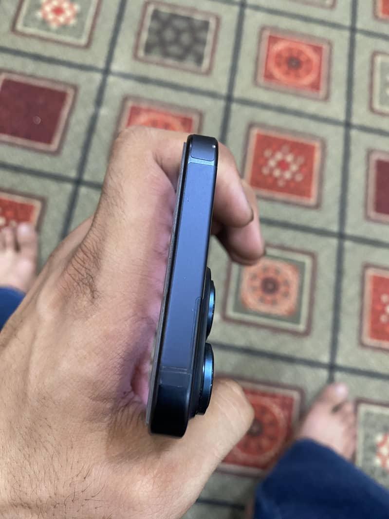 Apple iPhone 15 Pro Max 1