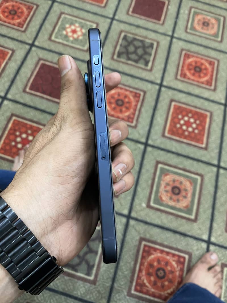 Apple iPhone 15 Pro Max 5