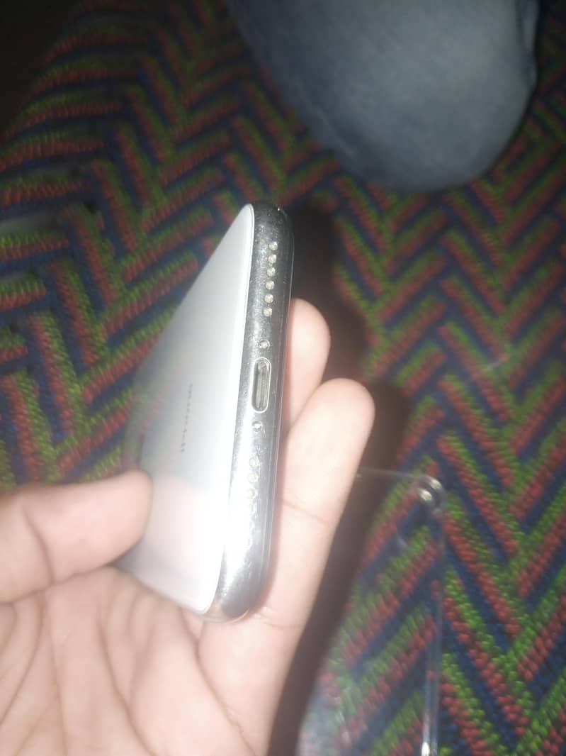 Apple iPhone X 3