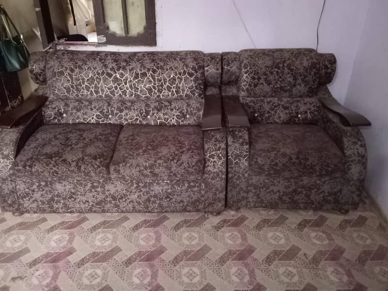 sell sofa set 0