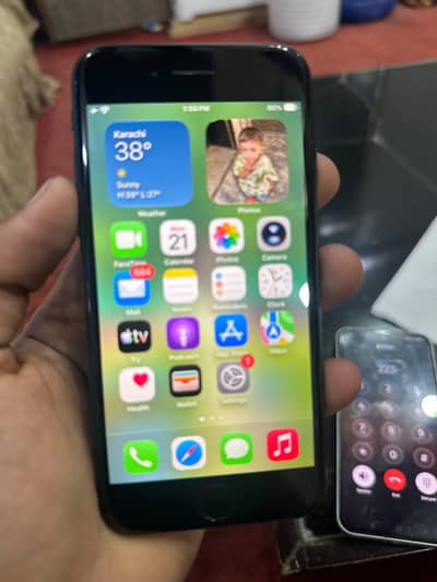 Apple iPhone SE