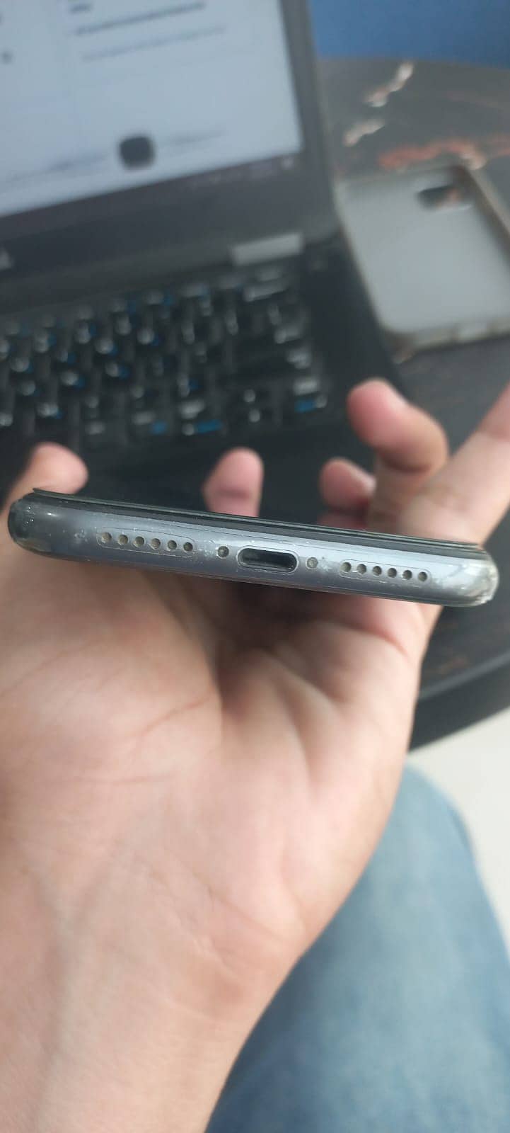 iPhone 11 black 1