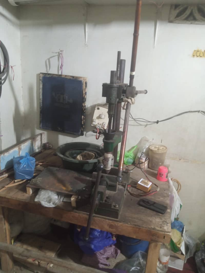 Plastic molding machine 2.5 num 0