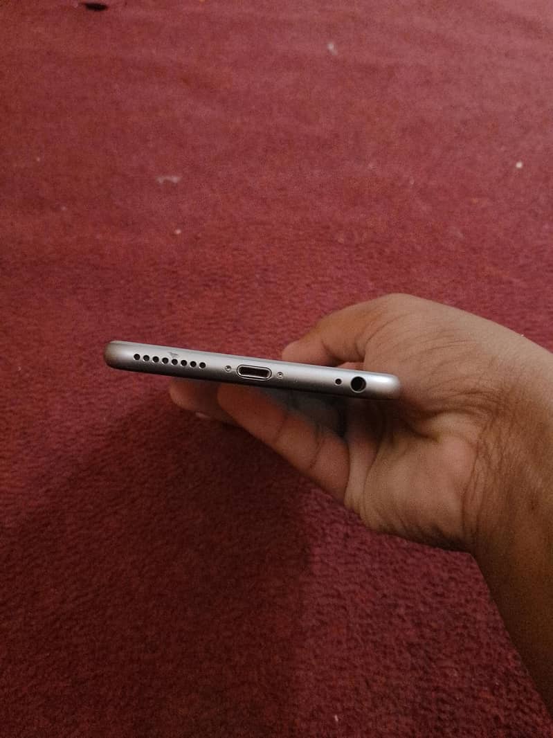 Apple iPhone 6 Plus 4