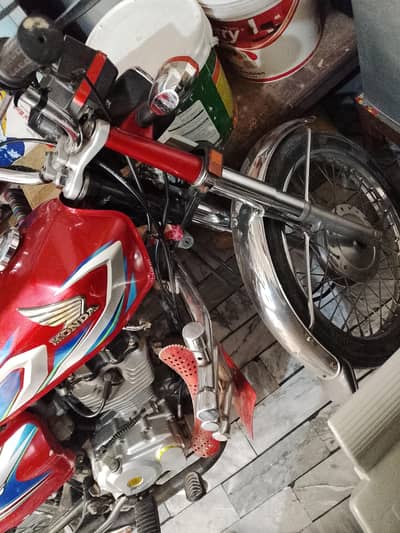 Honda 125  23 madal