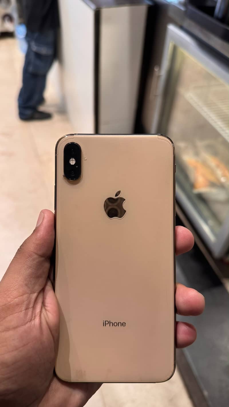 Apple iPhone XS Max 1