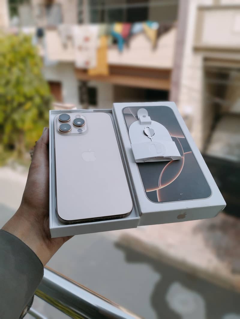 iPhone 16 Pro Max 2