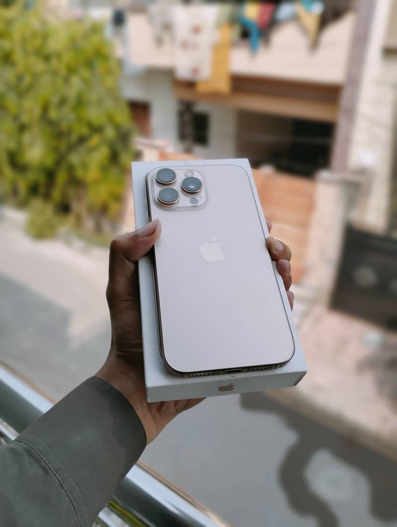 iPhone 16 Pro Max 3