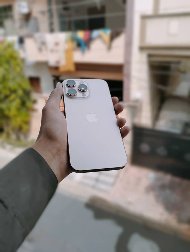 iPhone 16 Pro Max 5