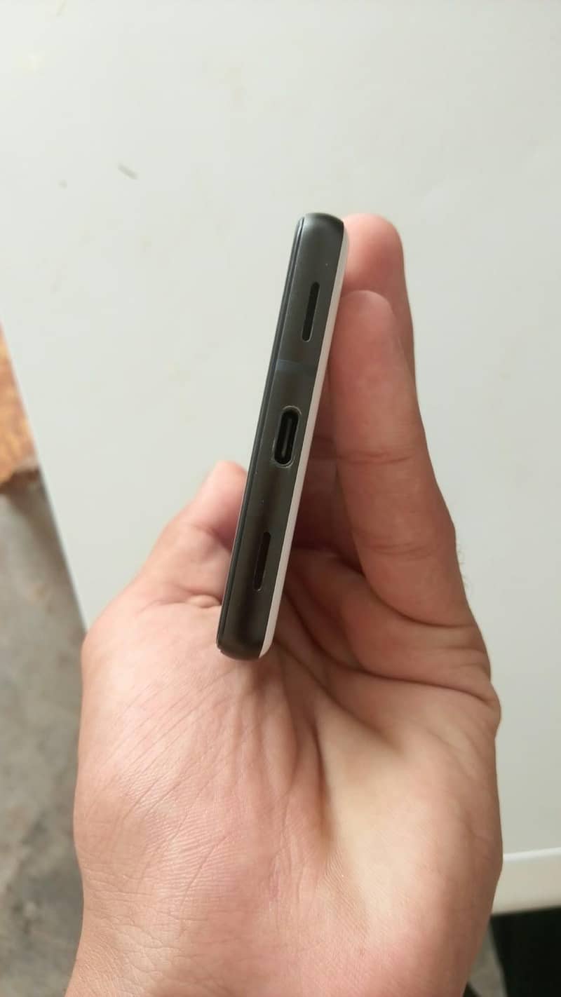 Google Pixel 6a 3