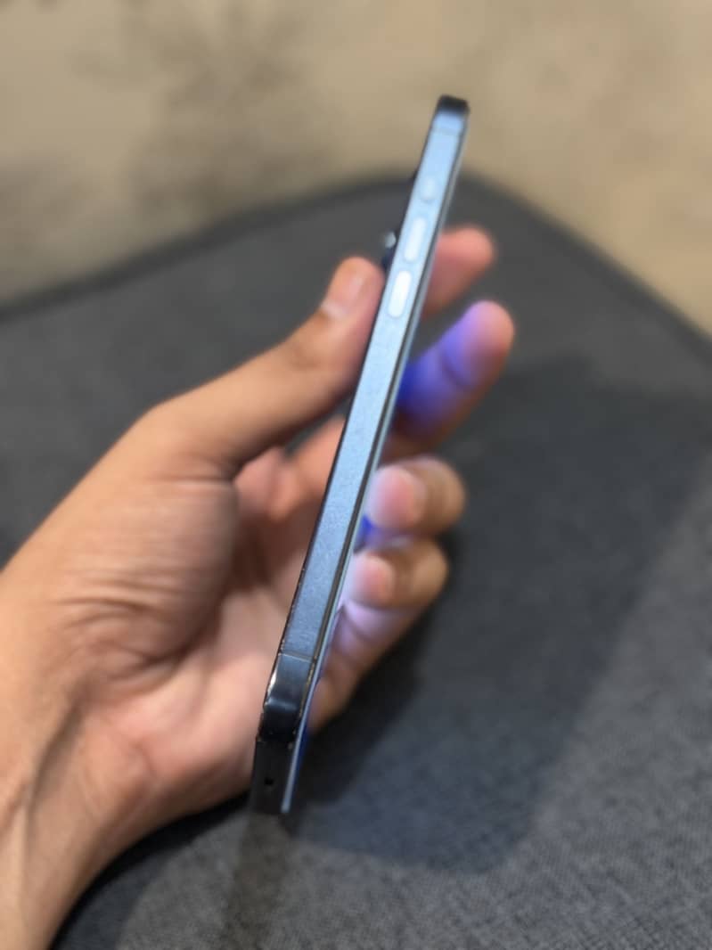 Apple iPhone 15 Pro Max 3