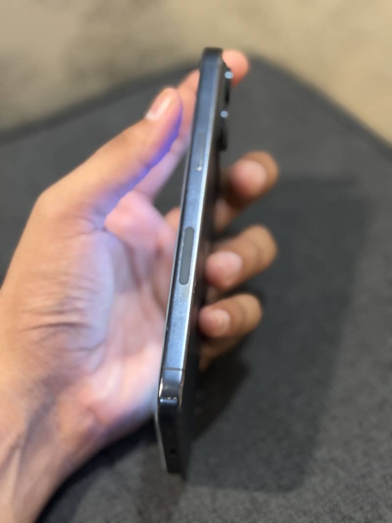 Apple iPhone 15 Pro Max 5
