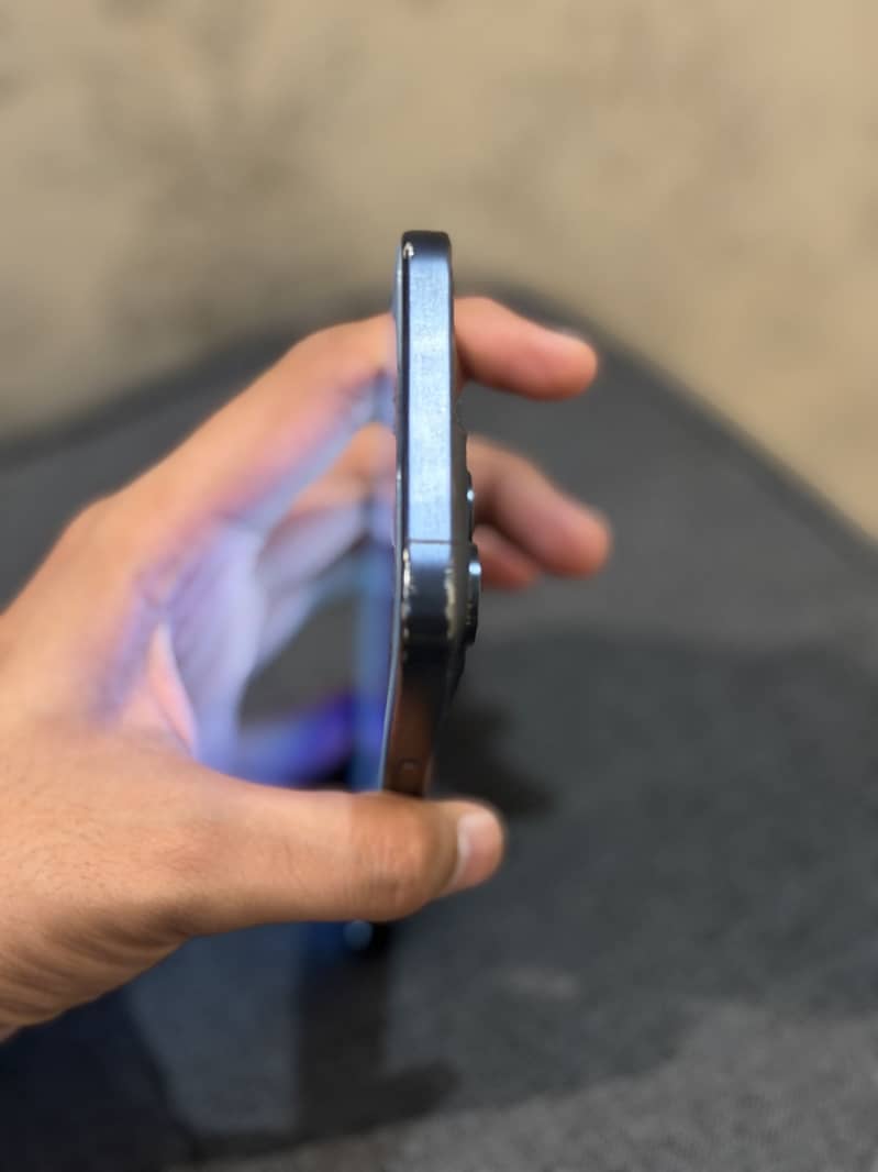 Apple iPhone 15 Pro Max 6