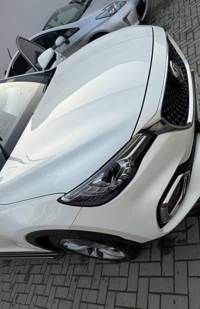 MG HS 2022