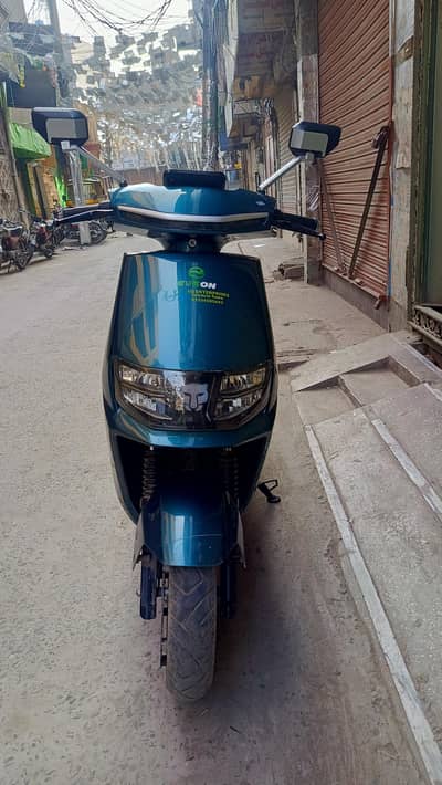 EVEON Leopard Electric Scooter | Like New | Good Condition