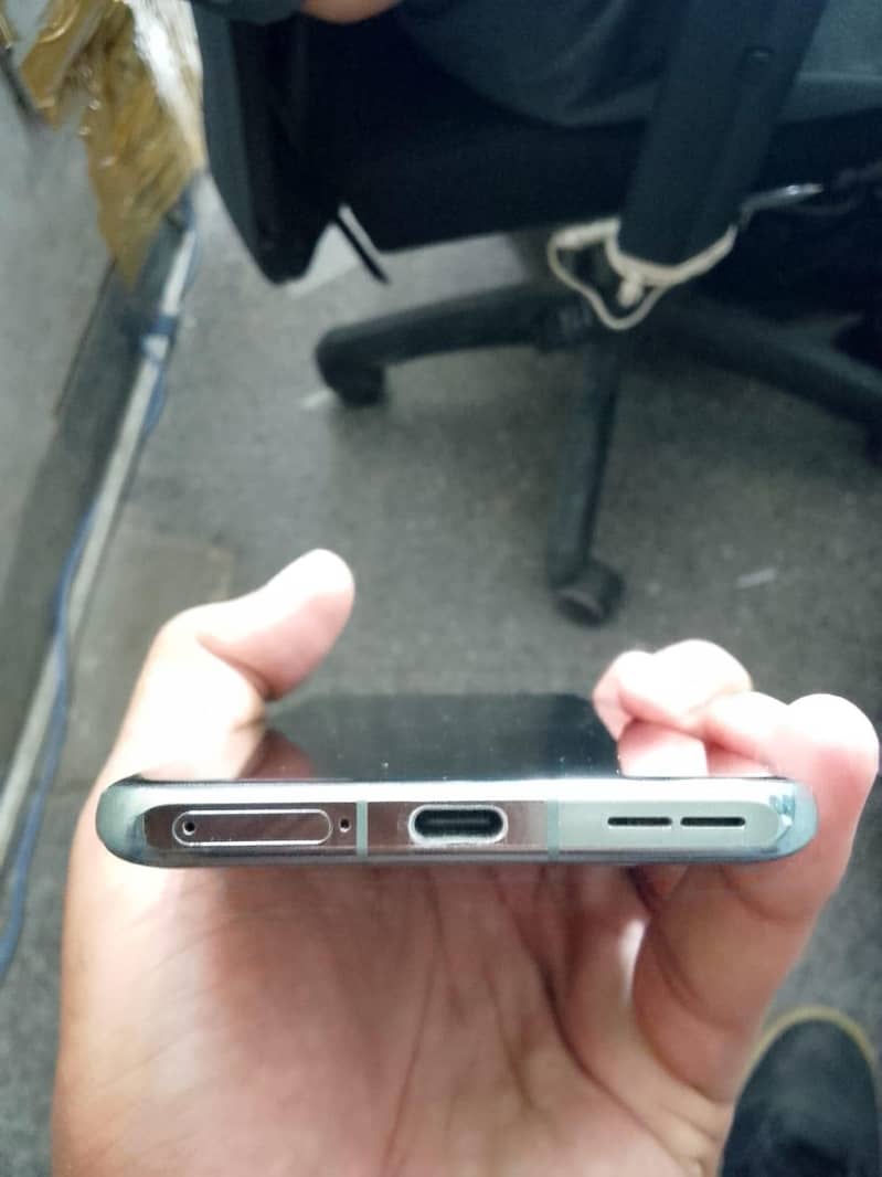 One Plus 11 5G 6