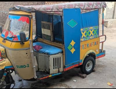 رکشہ برائے فروخت —