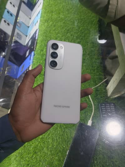 Tecno spark 40 pro plus