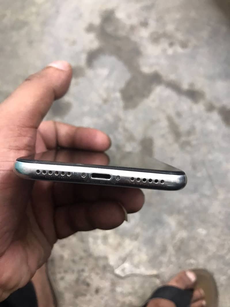 Apple iPhone X 3
